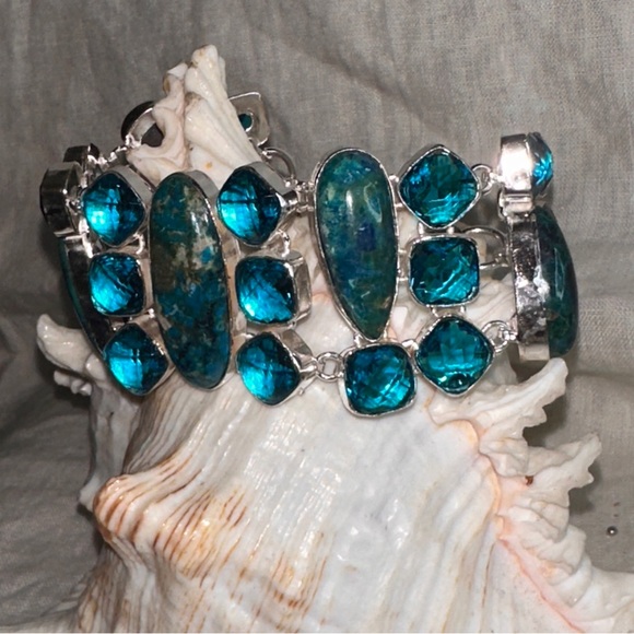 Gorgeous Shattuckite + Blue Topaz cluster statement bracelet cuff - Picture 5 of 10
